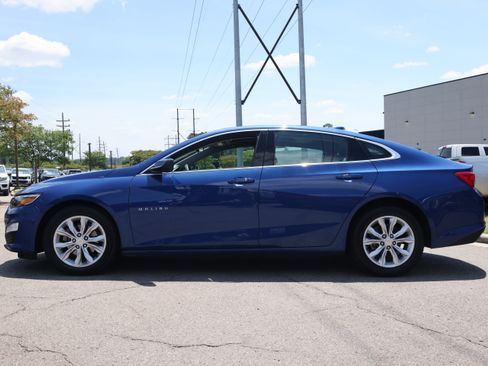 Used 2023 Chevrolet Malibu LT FWD image 2