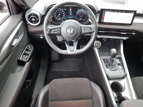 Used 2024 Alfa Romeo Tonale Veloce image 11