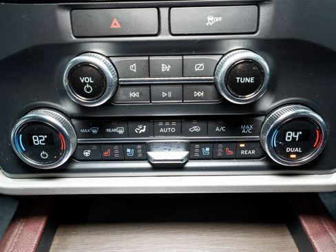 Used 2022 Ford Expedition Max Limited image 23