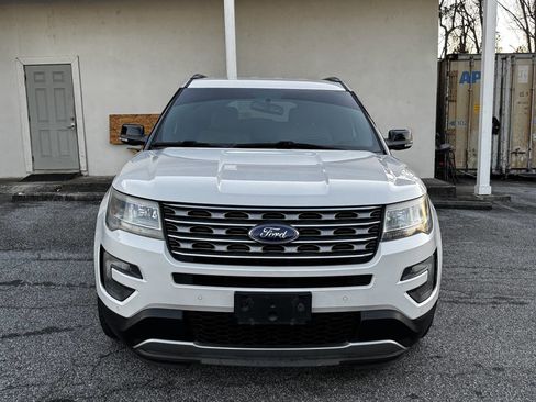Used 2016 Ford Explorer XLT w/ Equipment Group 202A image 2