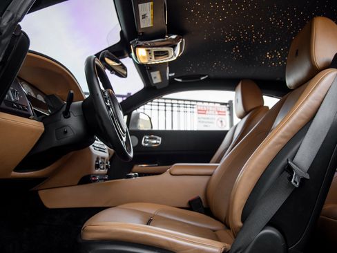 Used 2017 Rolls-Royce Wraith image 27