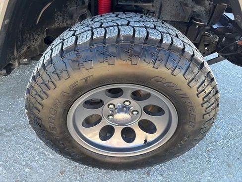 Used 2020 Jeep Wrangler Unlimited Sahara image 37