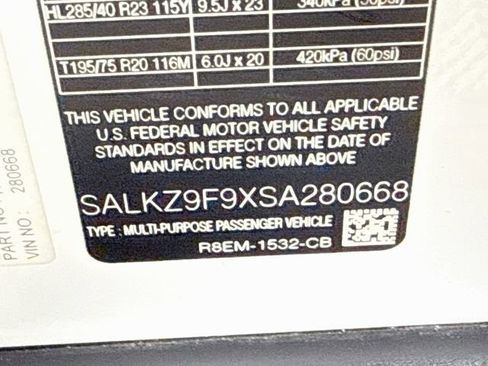 Certified 2025 Land Rover Range Rover SV AWD/4WD image 35
