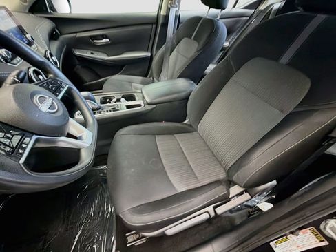 Used 2024 Nissan Sentra SV FWD image 10