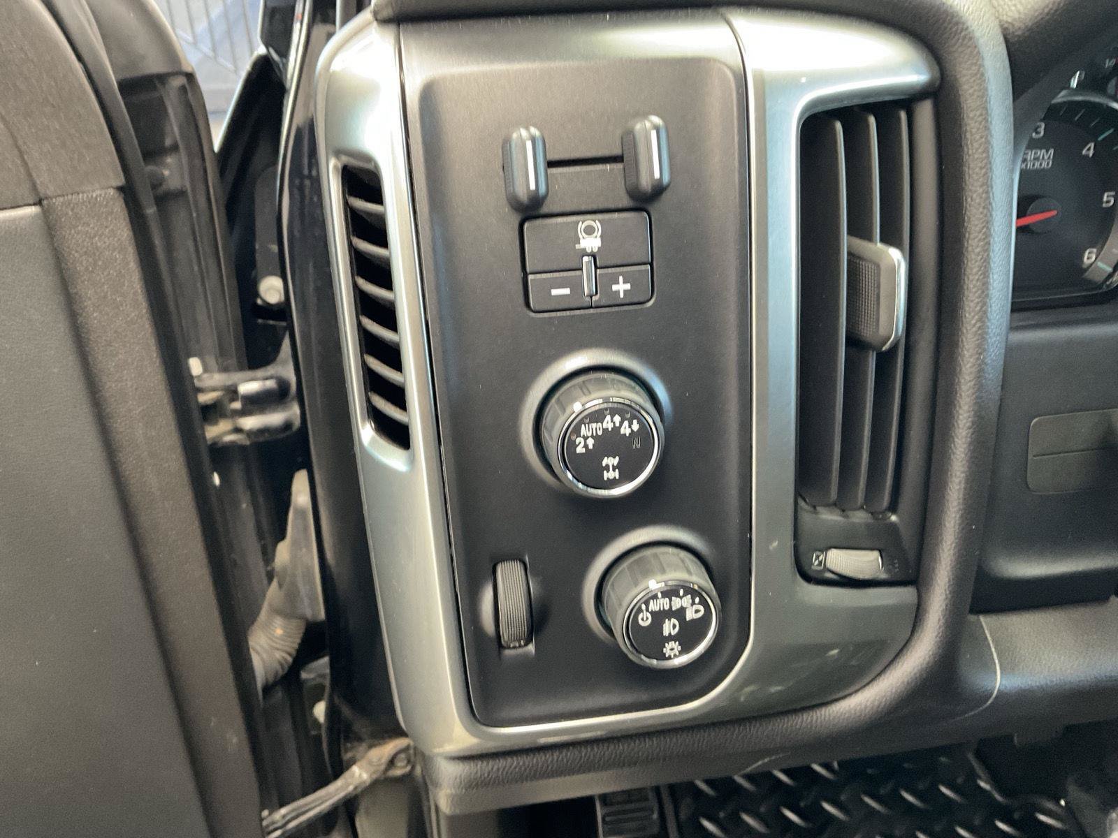 Used 2017 Chevrolet Silverado 1500 LT w/ All Star Edition AWD/4WD image 24