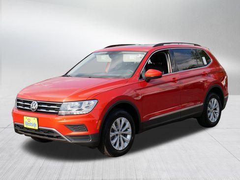 Used 2018 Volkswagen Tiguan SE w/ Panoramic Sunroof Package AWD/4WD image 3