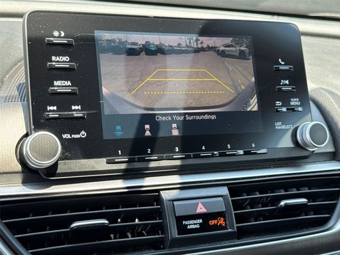 Used 2018 Honda Accord LX image 30