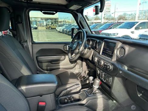 Used 2021 Jeep Gladiator Willys image 31