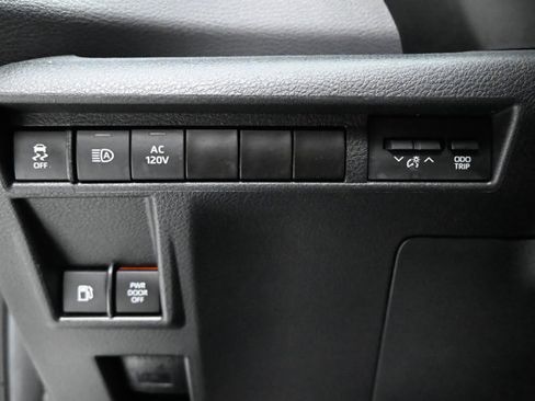 Used 2024 Toyota Sienna XSE image 65