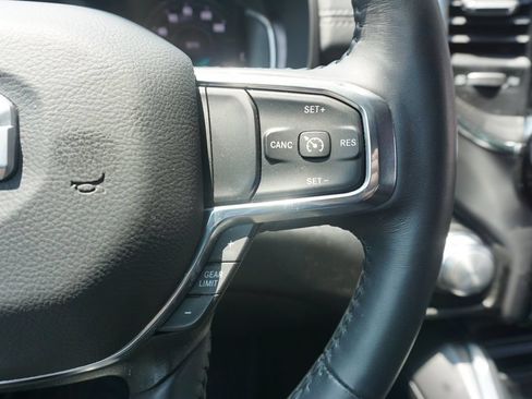Used 2024 RAM 1500 Laramie AWD/4WD image 9