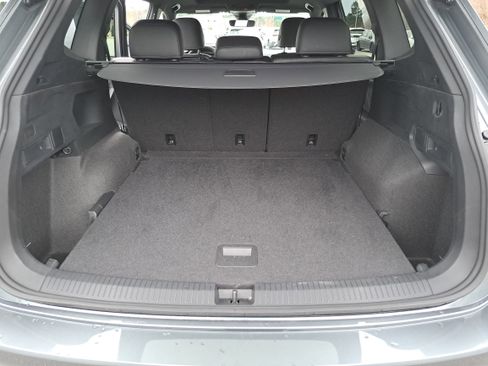 Certified 2024 Volkswagen Tiguan SEL R-Line image 12