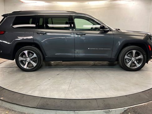 Used 2023 Jeep Grand Cherokee L Limited w/ Luxury Tech Group II AWD/4WD image 7