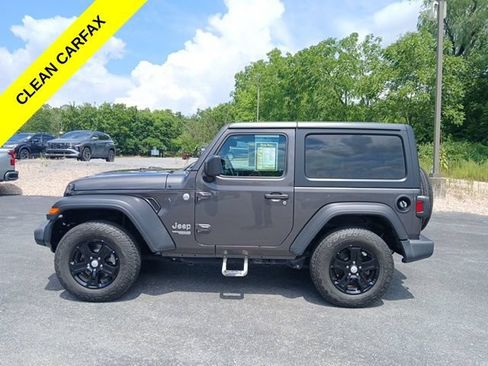 Used 2019 Jeep Wrangler Sport AWD/4WD image 3