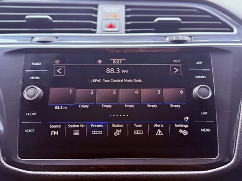 Used 2022 Volkswagen Tiguan SE R-Line image 11