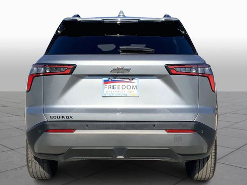 Used 2025 Chevrolet Equinox LT w/ Midnight Edition image 4