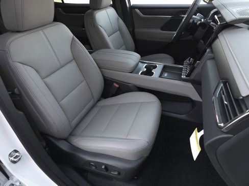 New 2026 GMC Acadia Elevation w/ Elevation Premium Package FWD image 37