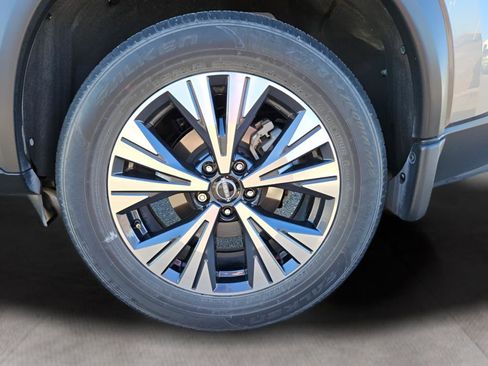 Used 2023 Nissan Rogue SV FWD image 18