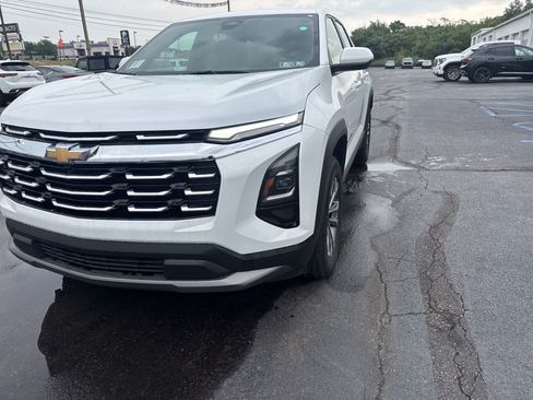 Used 2025 Chevrolet Equinox LT AWD/4WD image 10