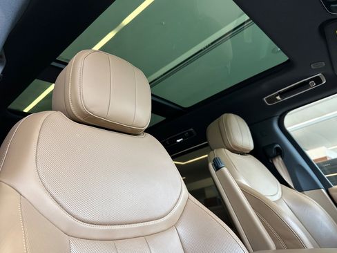 Certified 2025 Land Rover Range Rover Long Wheelbase SE image 25