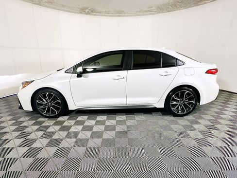 Used 2022 Toyota Corolla SE image 6
