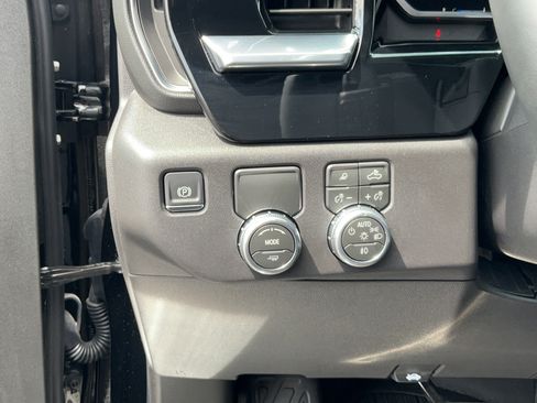 Used 2026 GMC Sierra 1500 SLT RWD image 32
