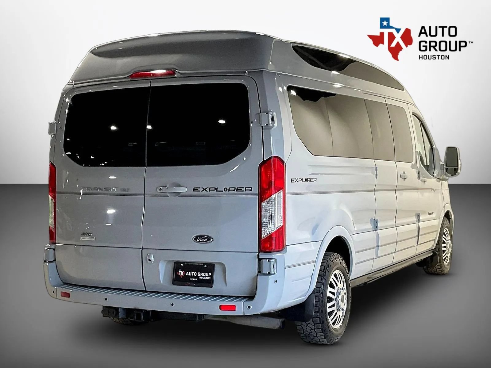 Used 2023 Ford Transit 150 Low Roof AWD image 6