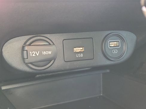Used 2023 Hyundai Elantra SEL FWD image 27