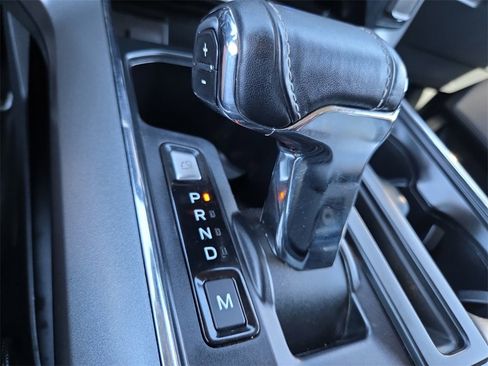 Used 2023 Ford F150 Lariat w/ Trailer Tow Package image 17