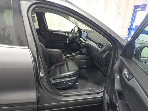 Used 2024 Ford Escape Platinum AWD/4WD image 14