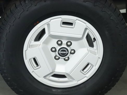 Certified 2024 Nissan Frontier SV w/ Hardbody Edition AWD/4WD image 12
