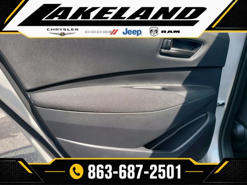 Used 2025 Toyota Corolla LE FWD image 10