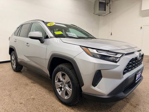 Used 2022 Toyota RAV4 XLE w/ Convenience Package AWD/4WD image 9
