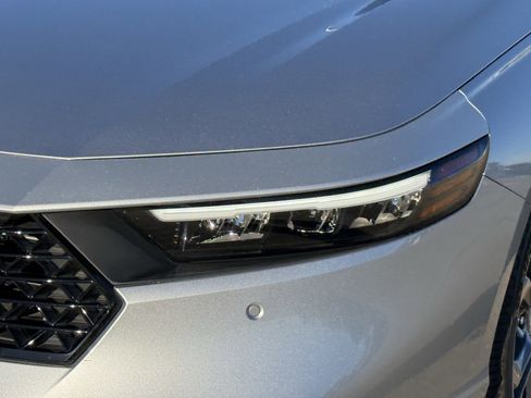 Used 2023 Honda Accord EX-L image 11