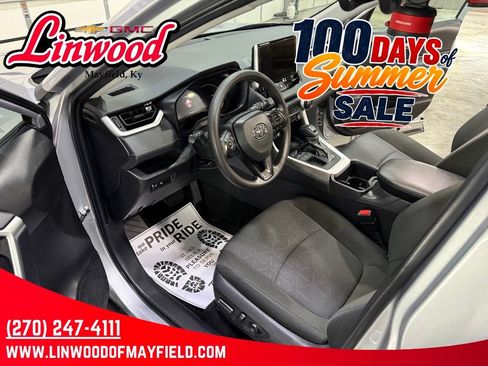 Used 2025 Toyota RAV4 XLE FWD image 13