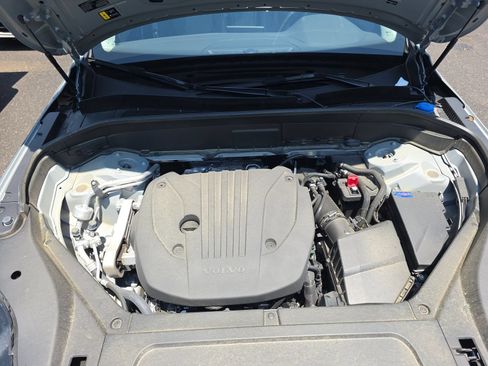 Used 2025 Volvo XC90 B5 Plus AWD/4WD image 40