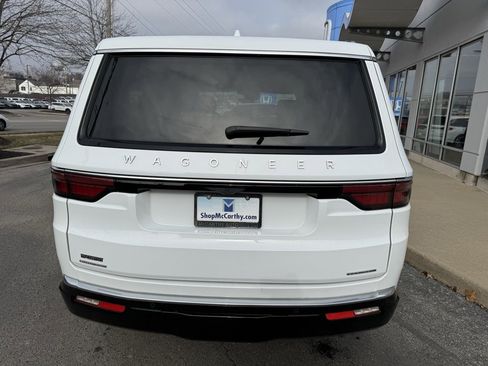 Used 2023 Jeep Wagoneer Series III w/ Preferred Equipment Group image 11
