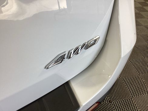 Used 2023 Ford Explorer XLT AWD/4WD image 36
