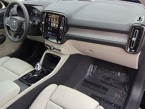 New 2026 Volvo XC40 B5 Plus w/ Protection Package Premier image 19