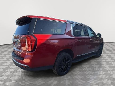 Used 2022 GMC Yukon XL SLT w/ SLT Luxury Package image 5