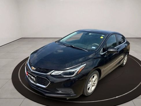 Used 2018 Chevrolet Cruze LT FWD image 4