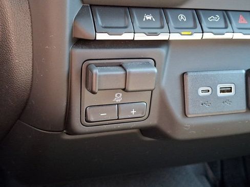 Used 2024 Chevrolet Silverado 1500 Custom AWD/4WD image 27