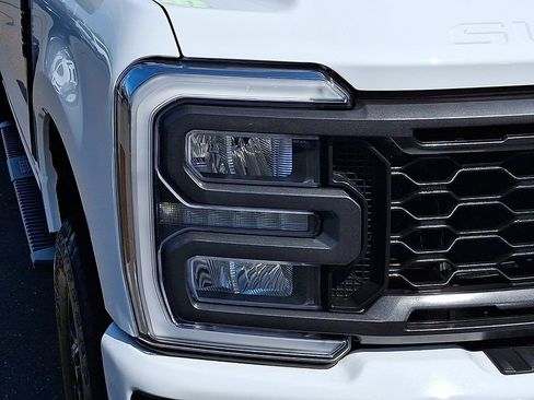 Used 2024 Ford F250 XLT w/ XLT Premium Package AWD/4WD image 10