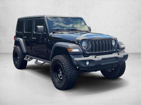 Used 2024 Jeep Wrangler Unlimited Sport AWD/4WD image 3