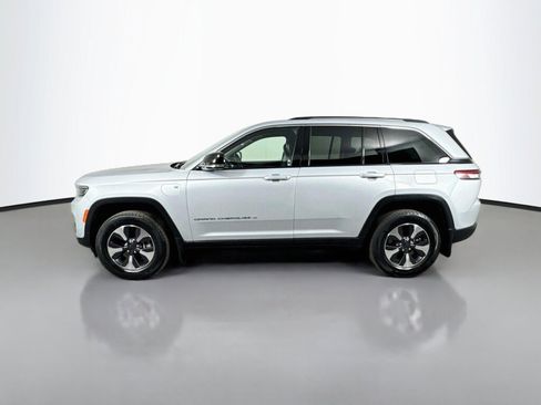 Used 2023 Jeep Grand Cherokee 4WD 4xe w/ Luxury Tech Group II image 2