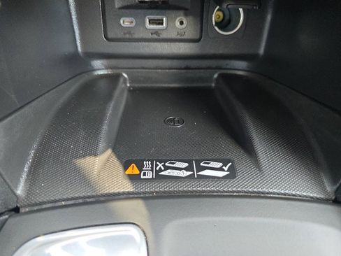 Used 2019 Chevrolet Equinox Premier image 25