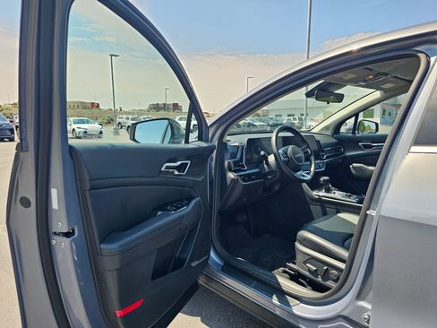Used 2023 Kia Sportage EX FWD image 18