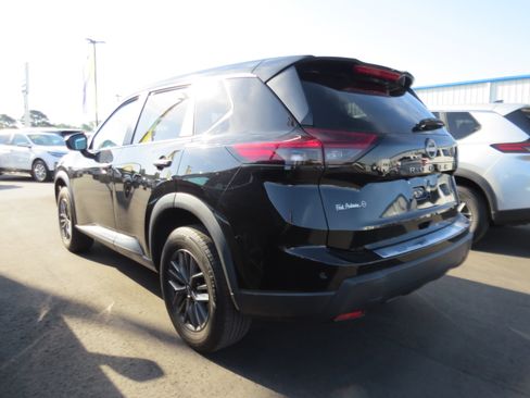 Used 2024 Nissan Rogue S FWD image 5