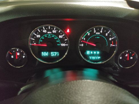 Used 2018 Jeep Wrangler Unlimited Sahara w/ Connectivity Group image 23