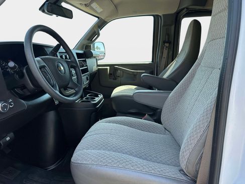 Used 2024 Chevrolet Express 3500 LT w/ LT Preferred Equipment Group RWD image 13