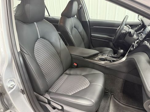Used 2022 Toyota Camry SE w/ Cold Weather Package AWD/4WD image 18